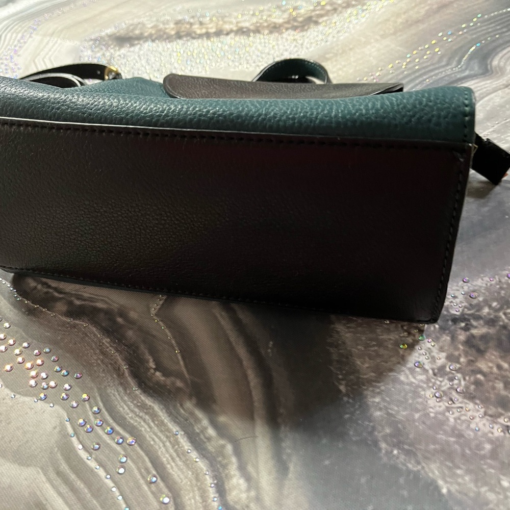 Kate Spade Saturday Handbag - Picture 2 of 9